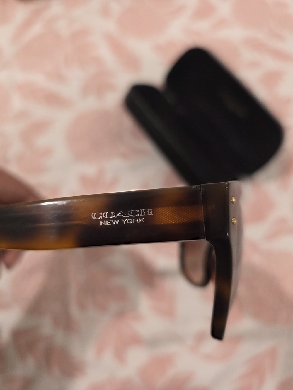 Coach Brown Tortoiseshell Sunglasses with Black Case - Picture 4 of 6